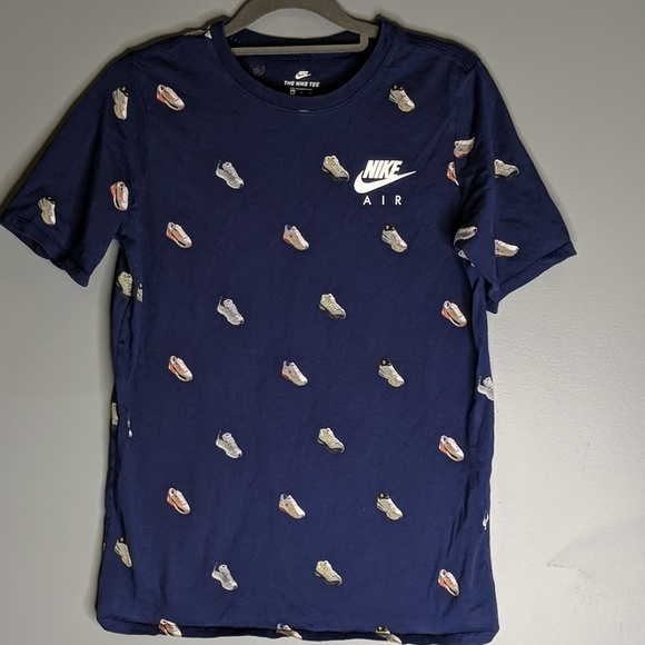 nike shirt with shoes on it